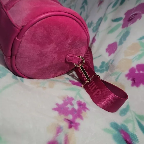 Juicy Couture Mini Barrel Bag Queen Of Everything Pink Terry Free Love Barbie E5 - Picture 7 of 11